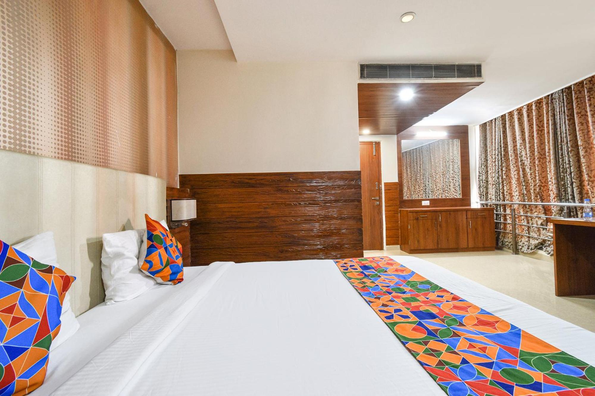 Fabhotel Prime Millennium Grand - Nr Miyapur Lingampalli Exterior photo