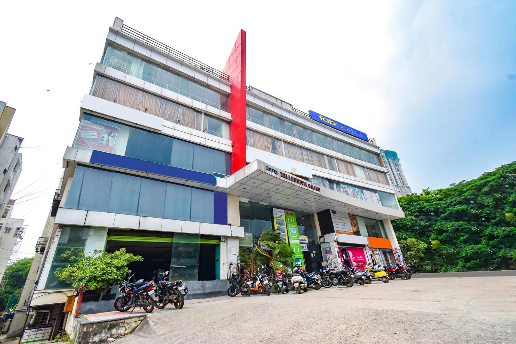 Fabhotel Prime Millennium Grand - Nr Miyapur Lingampalli Exterior photo