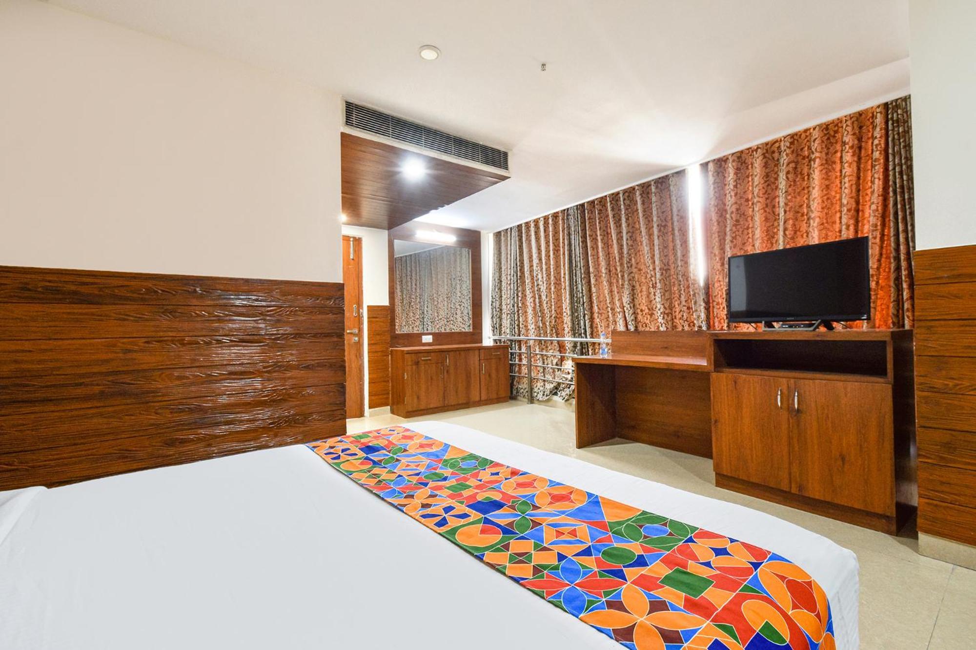 Fabhotel Prime Millennium Grand - Nr Miyapur Lingampalli Exterior photo