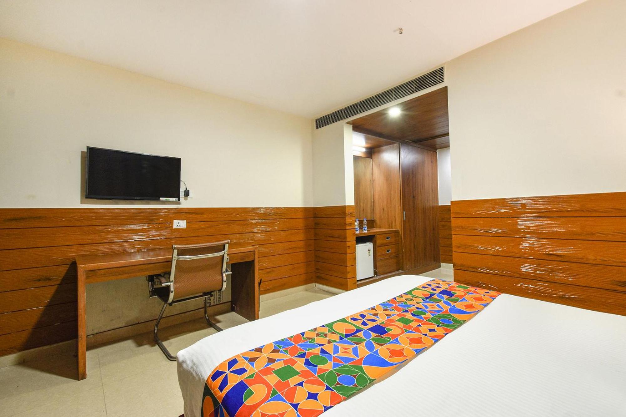 Fabhotel Prime Millennium Grand - Nr Miyapur Lingampalli Exterior photo